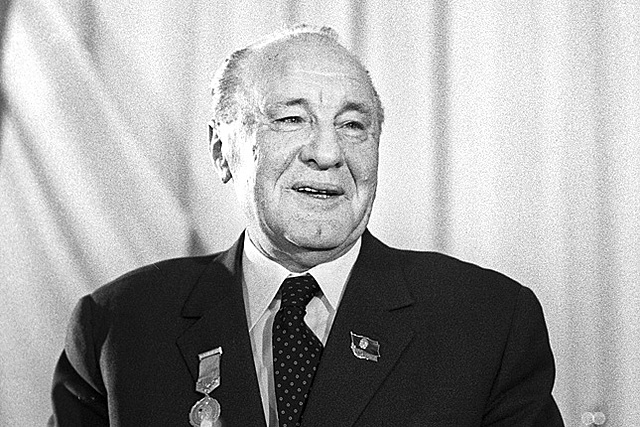 Kádár János elvesztette hatalmát