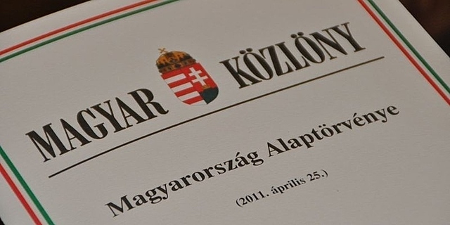 Alaptörvény elfogadása