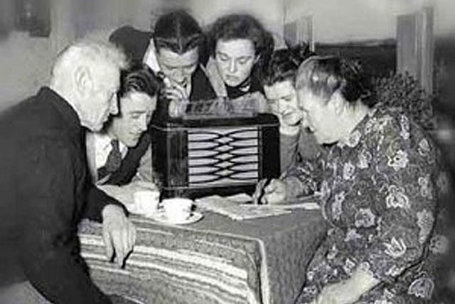 Primera radiodifusión de audio