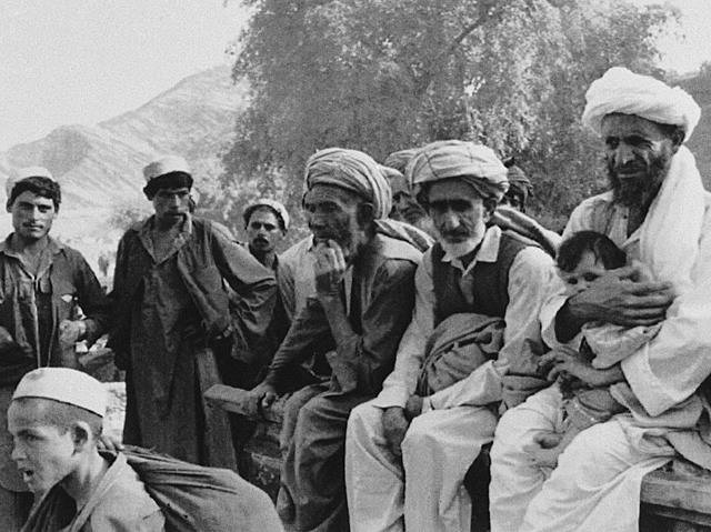 2.8 million Afghans flee to Pakistan