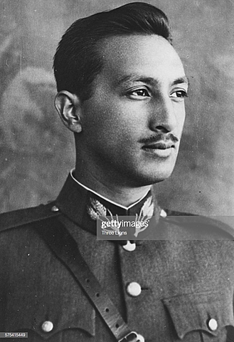 Zahir Shah becomes King