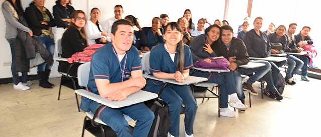 INICIO ESTUDIOS COMO AUXILIAR EN SERVICIOS FARMACÉUTICOS