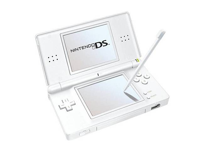 2005. Nintendo DS