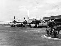 PRIMER VUELO DE UN AVIÓN COMERCIAL