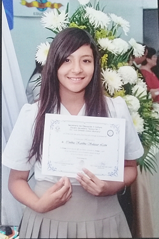 Entrega de reconocimientos en 1ro de secundaria
