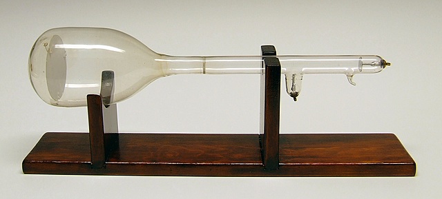 invencion del tubo catodico