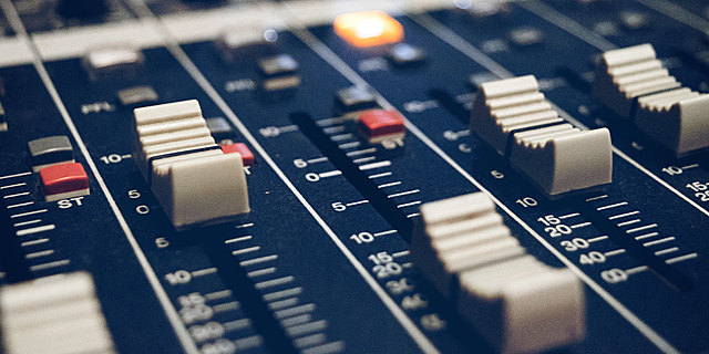 se convirtió en productor.