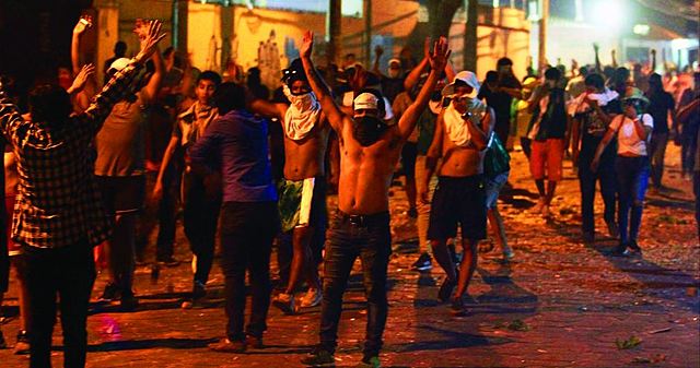 Al grito de “fraude ”, marchas en 9 regiones derivan en represión