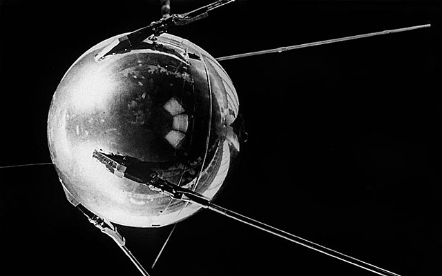 4 октября 1957 года выведен на орбиту 1-й искусственный спутник Земли