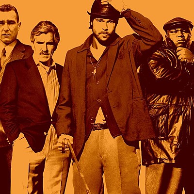 Timeline: SNATCH    "Mickey es un gitano a quien le gusta las peleas. Y los apostadores descubrirán  que no solo sabe golpear bien.