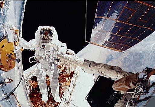 Reparación telescopio Hubble