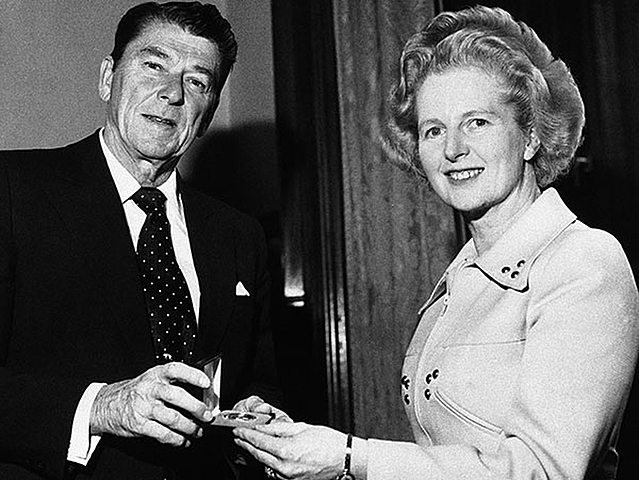 Llega al poder de extranjeros