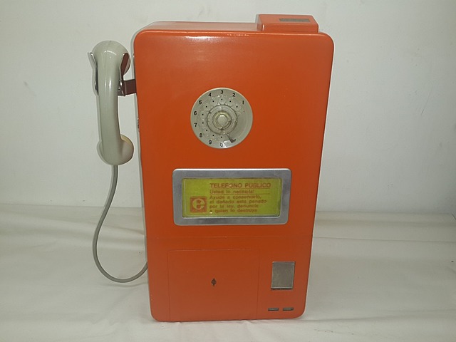El primer telefono publico