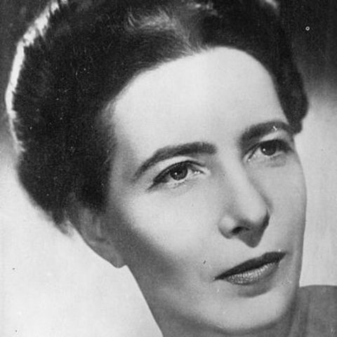 Nacimiento de Simone De Beauvoir