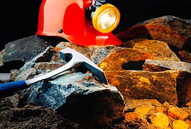 GEORGIUS AGRICOLA PUBLICA LIBRO DE RIESGOS EN ACTIVIDADES DE LA MINERIA