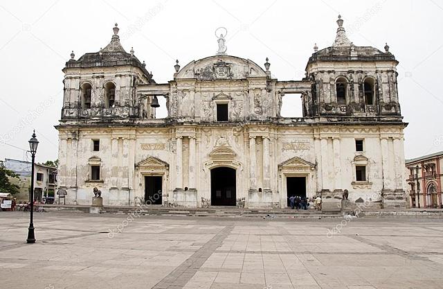 Basilica Catedral De La Asunción De León