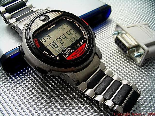 Desarrollo del primer reloj inteligente.