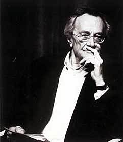 Nace Lyotard
