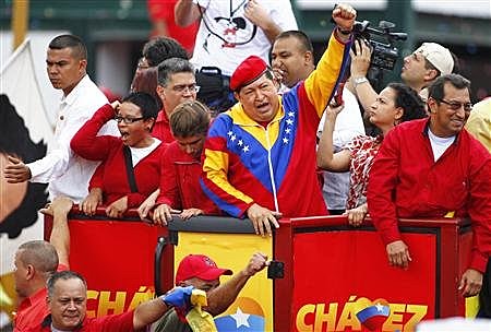Chávez wins the presidency elections