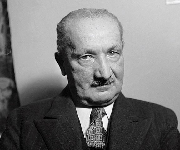 Nace el filósofo alemán Martin Heidegger