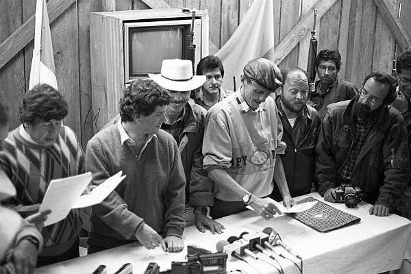 Acuerdo de paz con FARC Y M-19