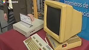 Inglaterra y Noruega se adquieren a internet cada una con un ordenador .