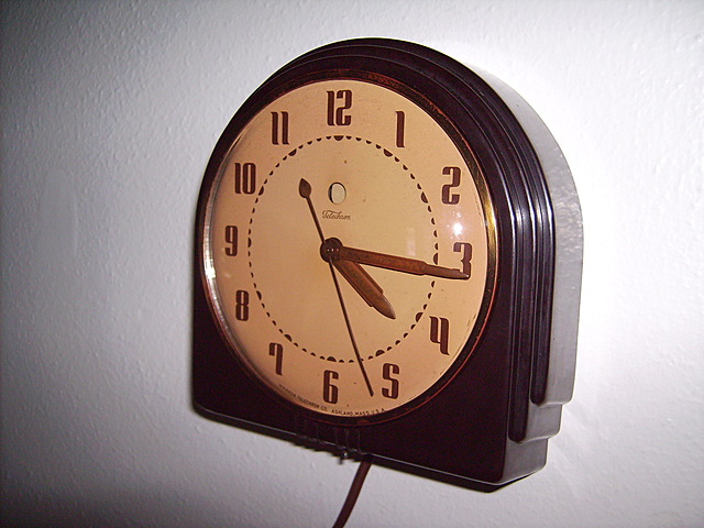 Electronic clock