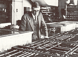 Máquina de resolver ecuaciones diferenciales (1931)