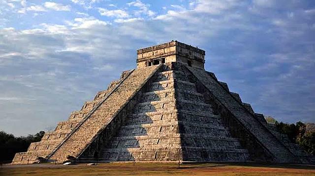 El Castillo (Chichen –Itza)