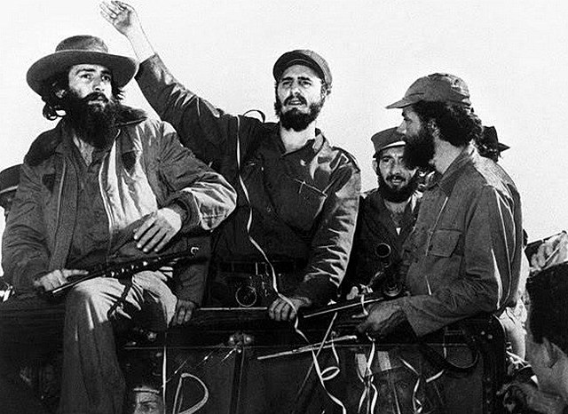 Fidel Castro toma el poder en Cuba