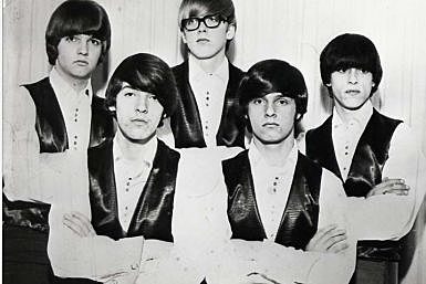 Comenzó a tocar como guitarrista en el grupo The Castiles, posteriormente se convirtió también en vocalista.