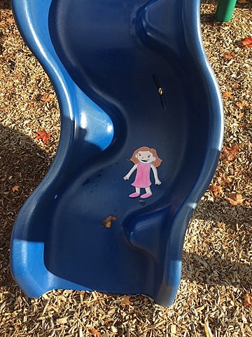 Elle a joué au parc!