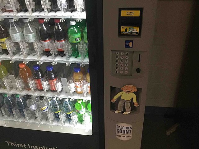 Clément A Acheté Un Snack et une Boisson