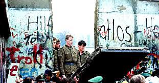 1989 The fall of the Berlin Wall