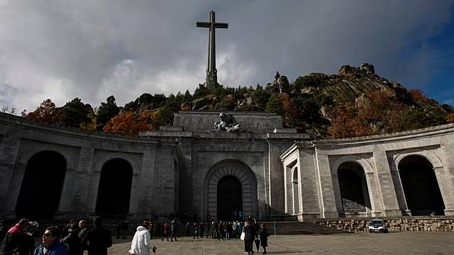 El Vaticano se escamotea de la exhumación