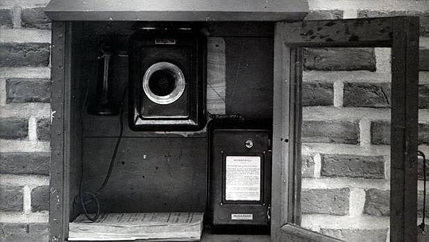 El primer Teléfono Público