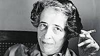 Hanna Arendt "No hay pensamientos peligrosos: pensar, en si mismo, es peligroso"