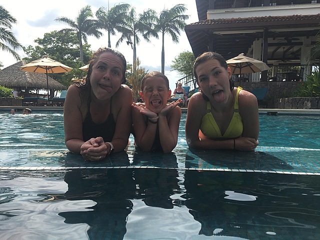 Mi familia fue a Costa Rica en junio de 2018. El tiempo era muy calor porque era verano en américa central. Ariana Grande tenía canciones muy populares.