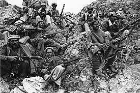 Mujahadeen recieve arms