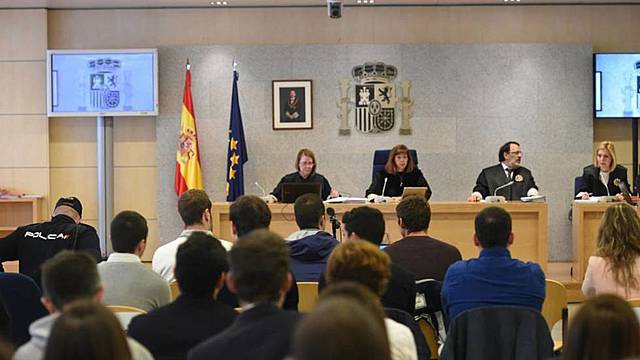 Un tribunal analiza el recurso de los jóvenes de Altsasua