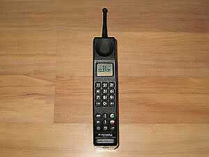 Primer Teléfono con Tecnología 2G
