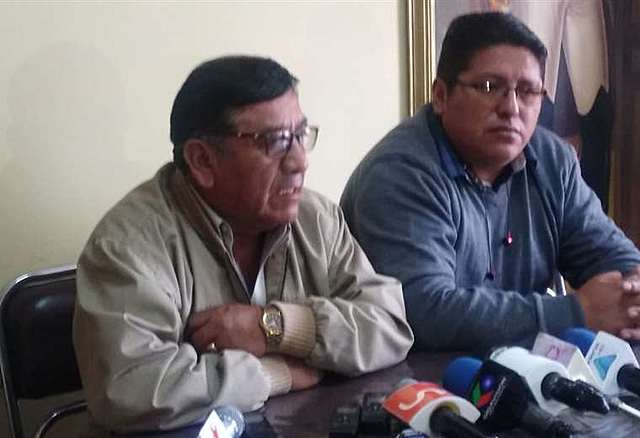 Choferes anuncian desbloqueo en todo el país si las protestas persisten