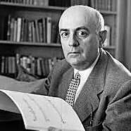 Theodor Adorno "El arte es magia liberada de la mentira de ser verdad"