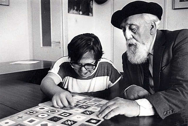 Reaven Feuerstein (1921-2014) - Aprendizaje Significativo