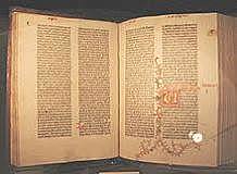 Gutemberg imprinted the first Biblia.