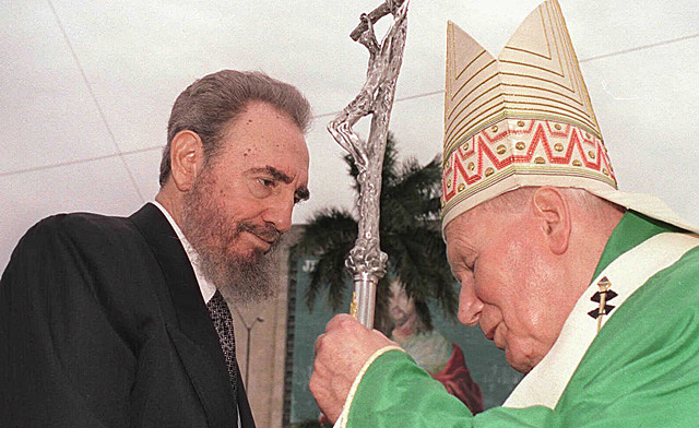 Juan Pablo II  visits Cuba