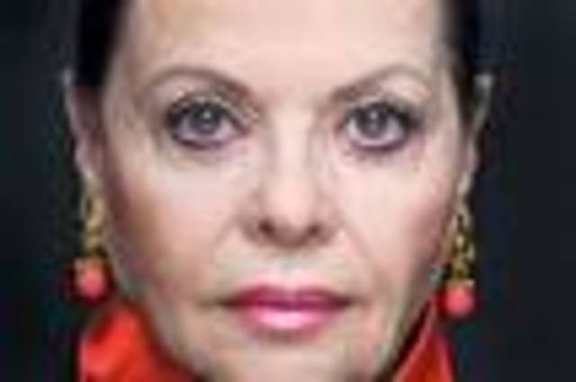 She wend to study acting in new york