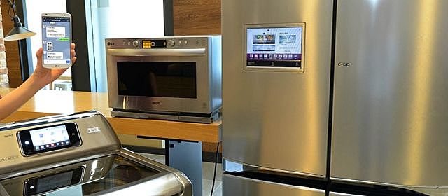 Frigoríficos que transmiten el estado de los alimentos a nuestro móvil.