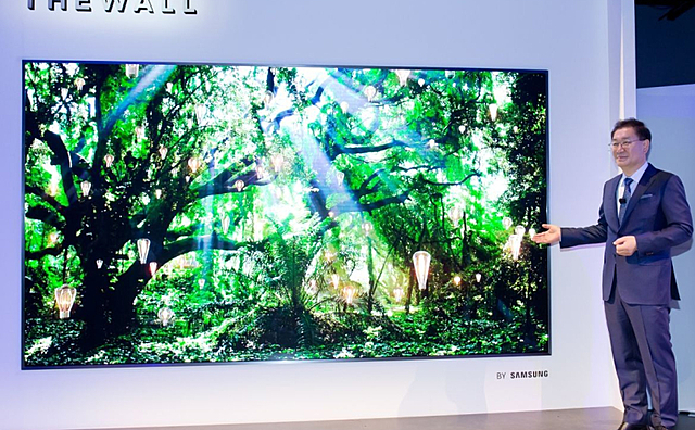 Televisores que simulan una pared.