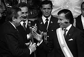 JUL 8, 1989 Asume Menem